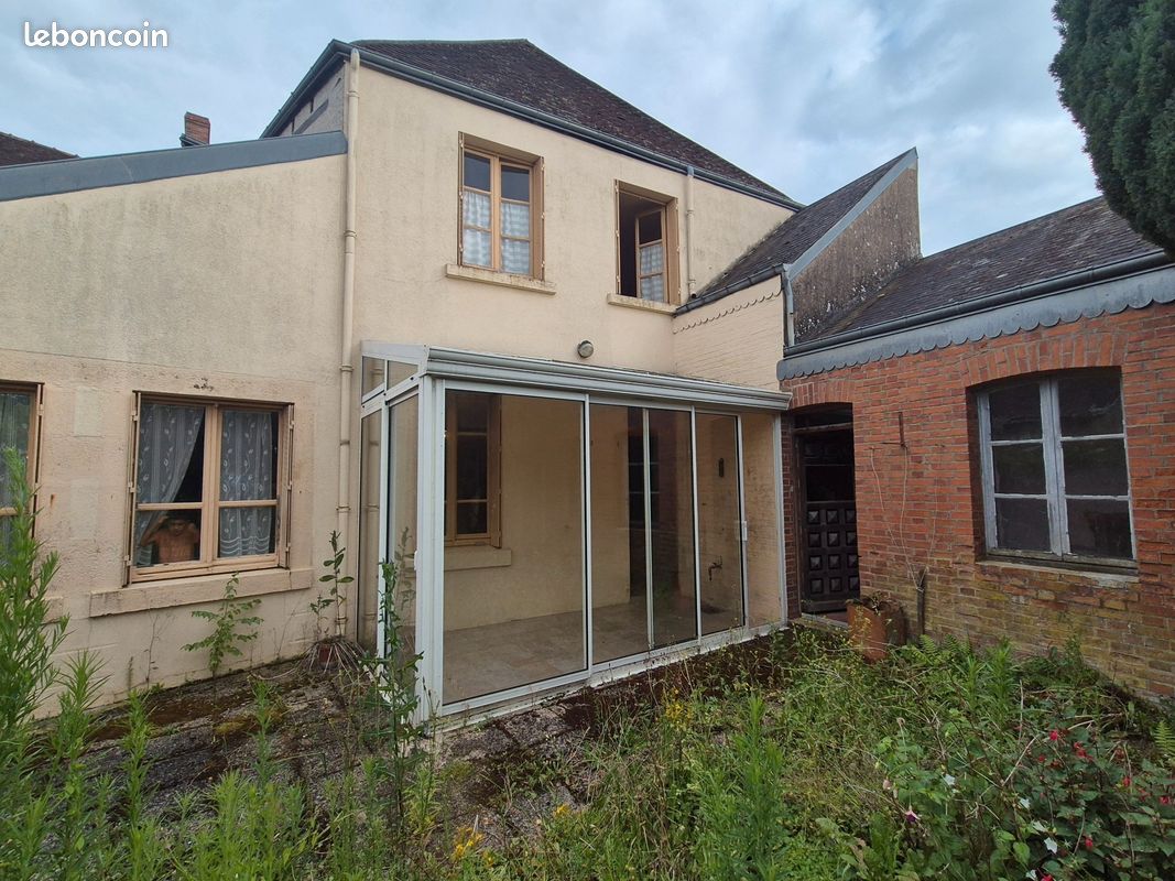 Maison 6 pièces 156 m² · à Orsennes · 156 m² · 59 920 €