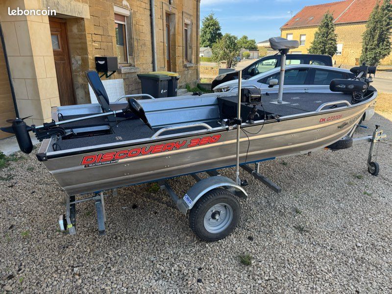 Barque aluminium ponté type Bass boat Discovery 380 (image 3)