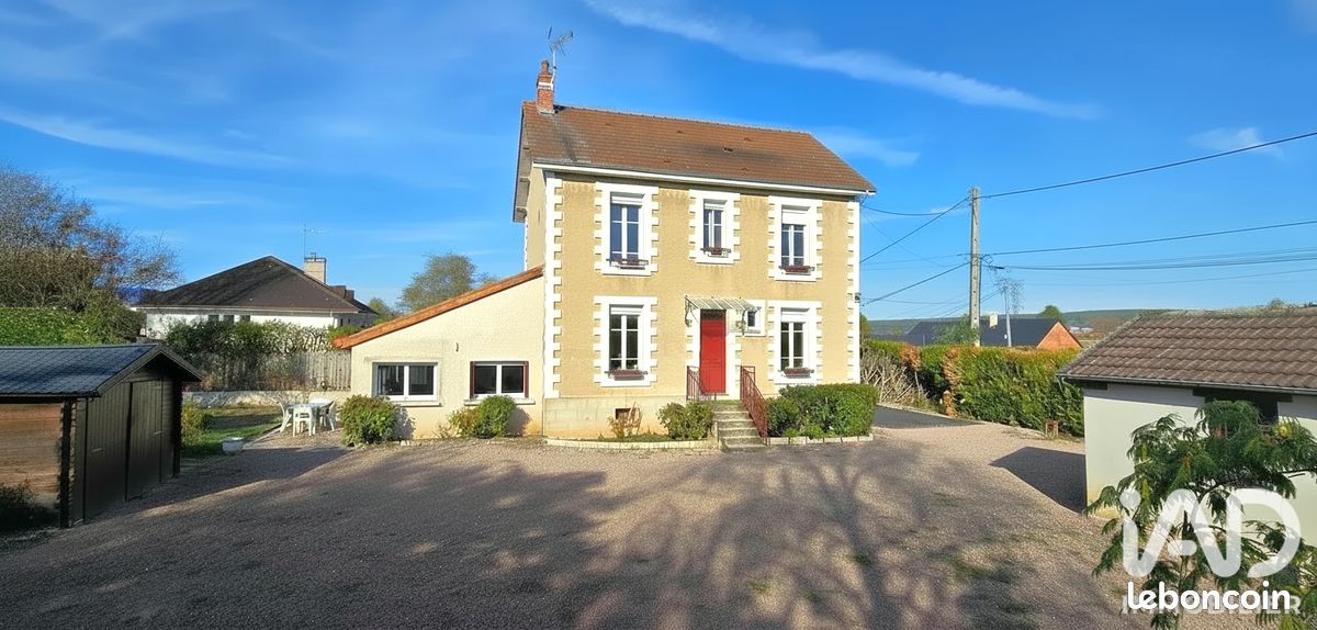 Maison 6 pièces 148 m² · à Saint-Amand-Montrond · 148 m² · 195 000 €