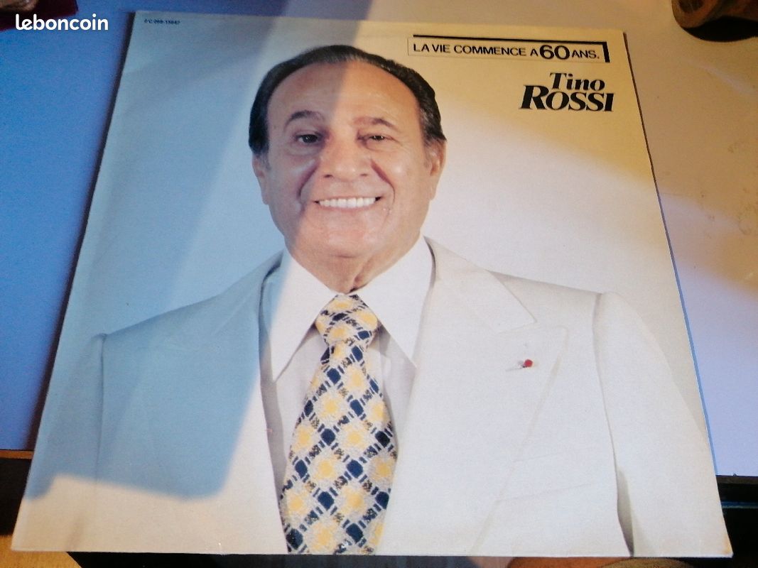 Vinyle 33 tours Tino Rossi la vie commence à 60abs (image 1)