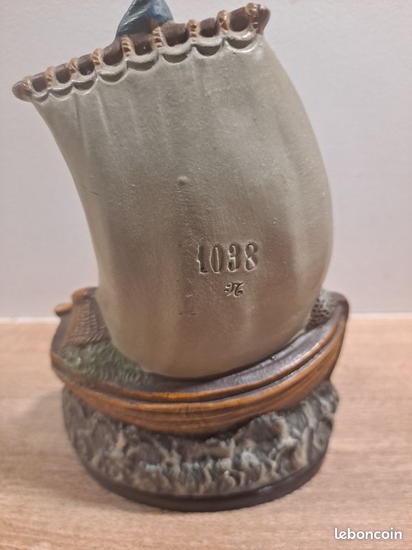 Figurine pêcheur en terre cuite (image 2)