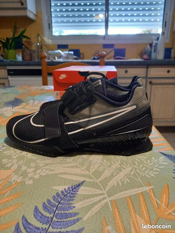 Nike React Element 55 – Noir/Blanc – Taille 44 – Quasi neuves avec boîte (image 2)