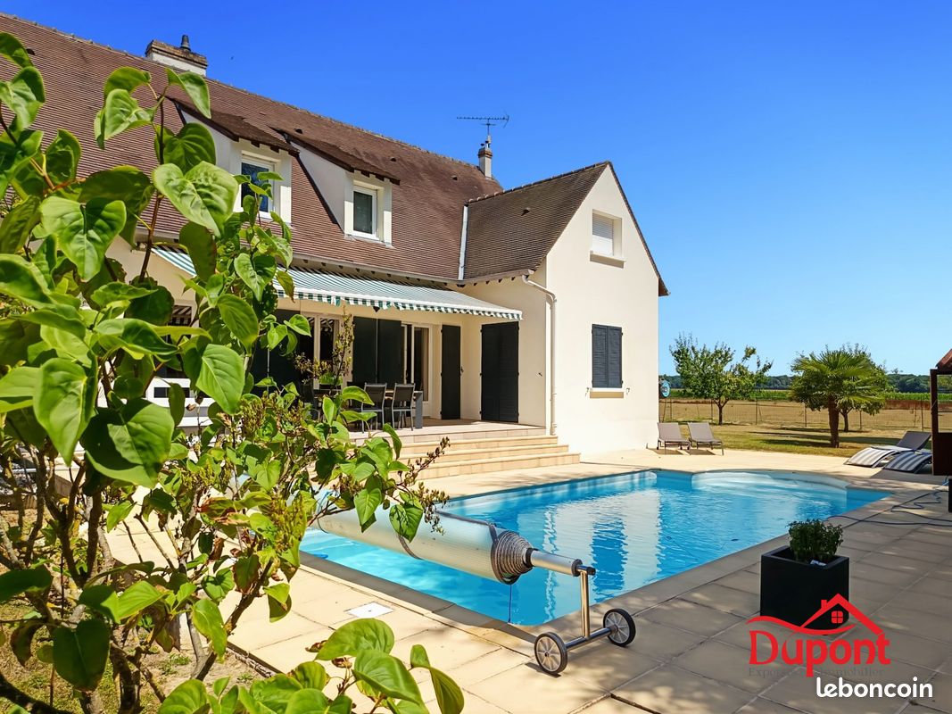 Maison 8 pièces 215 m² · à Chenoise-Cucharmoy · 215 m² · 420 000 €