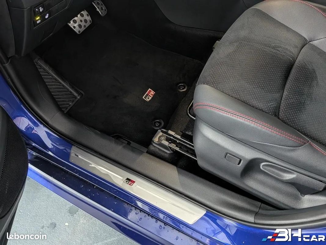 Toyota Yaris 1.5 130H 90 HYBRID FULL-HYBRID 0.8KWH GR-SPORT BVA (image 24)