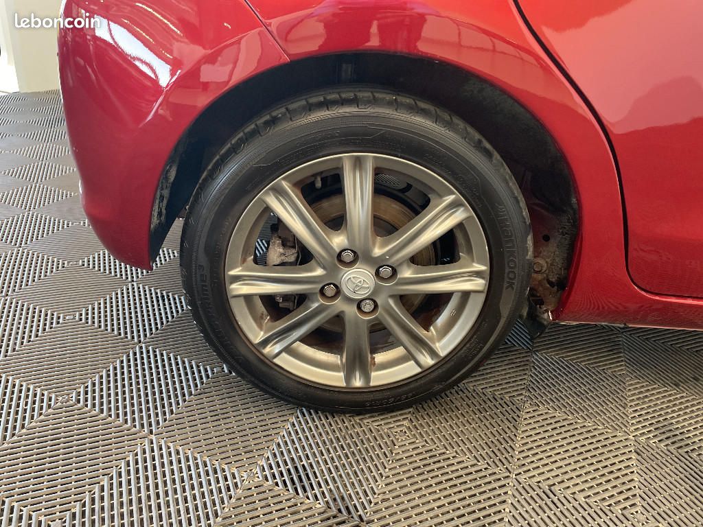 Toyota Yaris 100 VVT-i Style CVT (image 24)