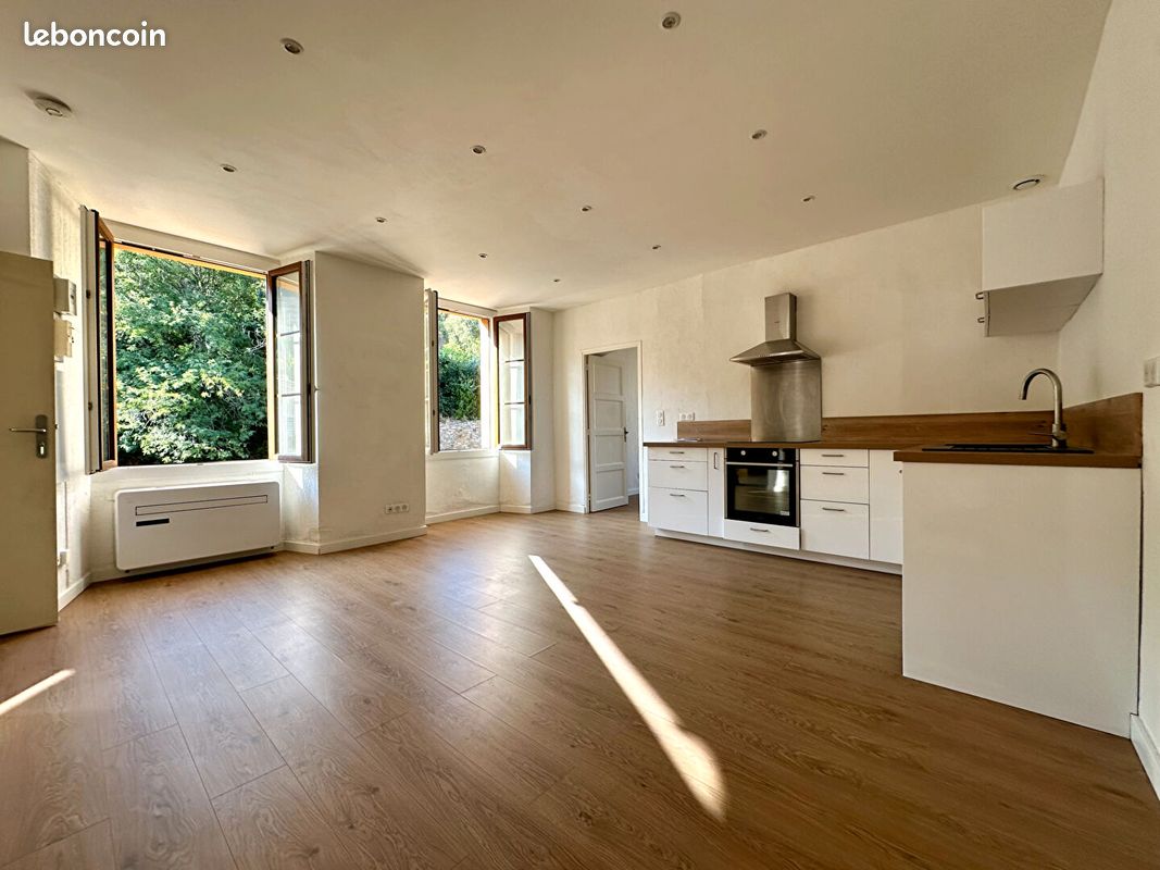 Appartement 2 pièces 43 m² · à Bastia · 43 m² · 550 €