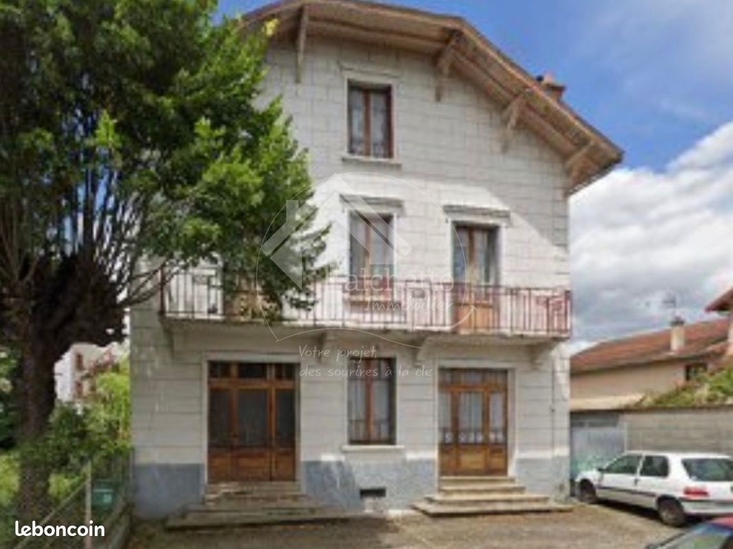 Maison 8 pièces 170 m² · à Puy-Guillaume · 170 m² · 145 000 €