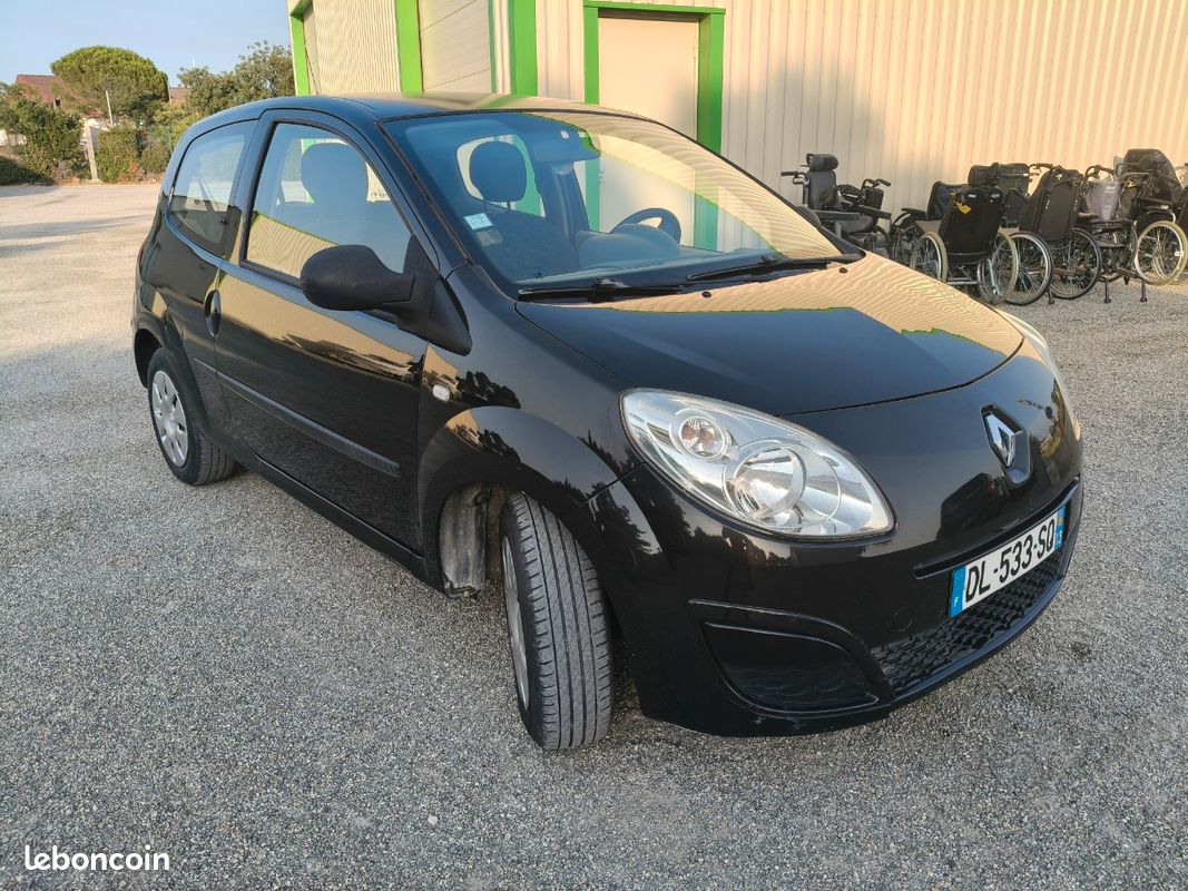 Renault Twingo dynamique 1.2i. Très bon état. Garantie 3 mois (image 2)