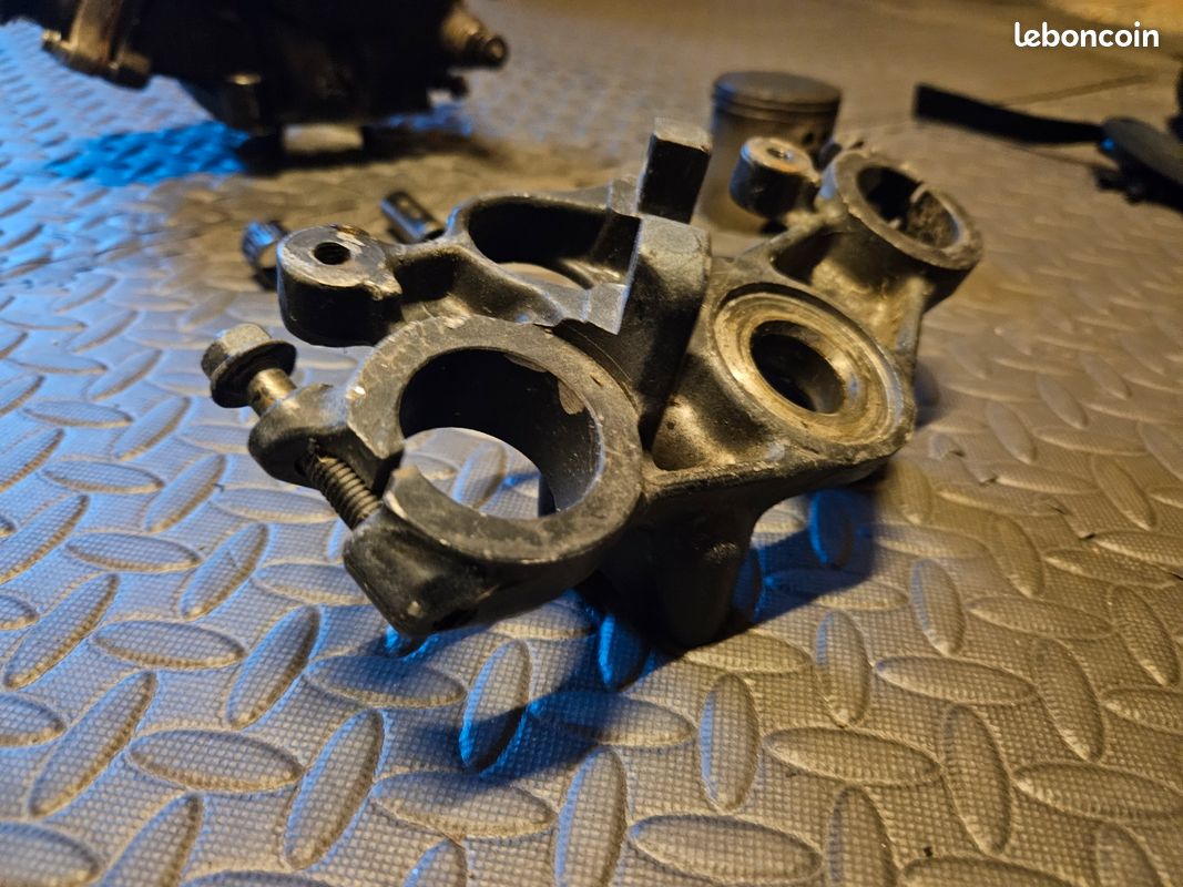 Tête de fourche pour Honda 125 MTX - JD05 - JD07