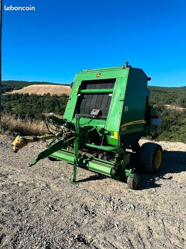 John Deere 582 (image 1)