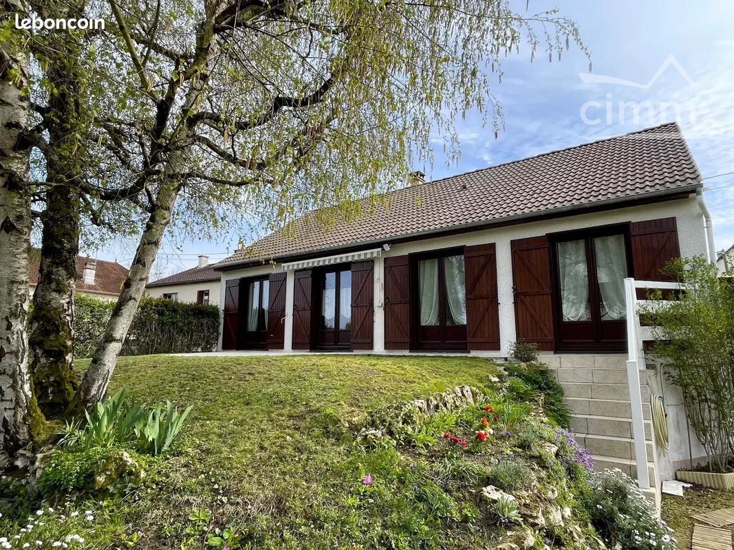Maison 5 pièces 97 m² · à Dammarie-les-Lys · 97 m² · 300 000 €