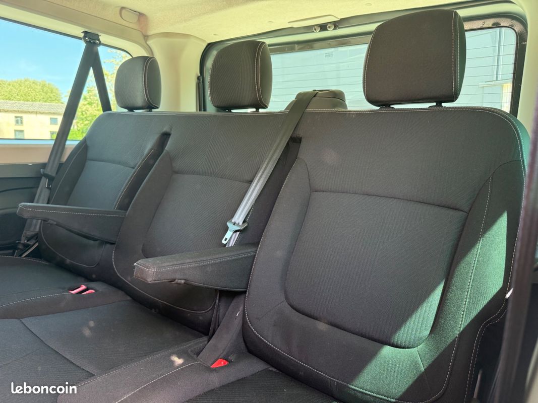 RENAULT TRAFIC III Combi Phase 3 L1 2.0 dCi 16V EDC6 SS Intens 9 Places (image 11)