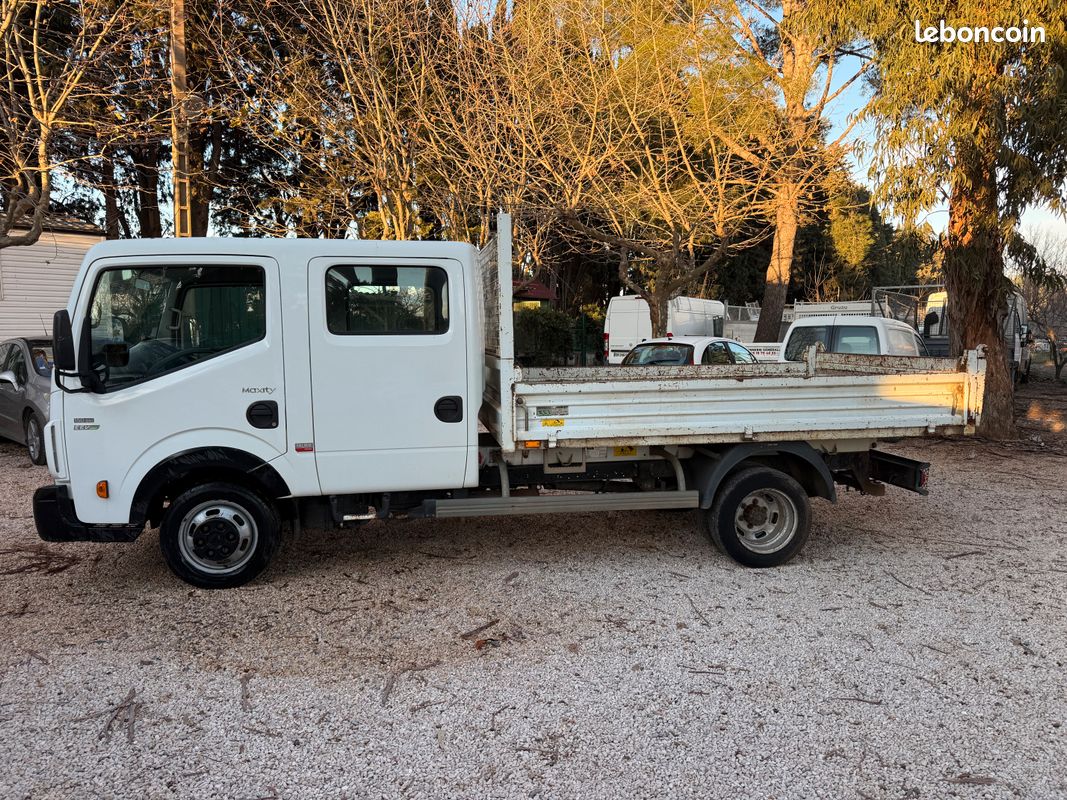 Renault Maxity Double Cabine Benne (image 3)