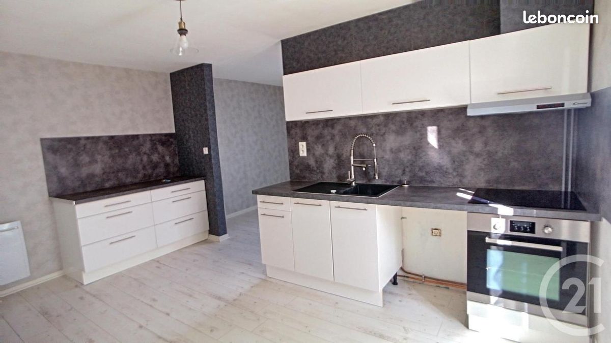 Appartement 5 pièces 62 m² · à La Roche-Blanche · 62 m² · 570 €