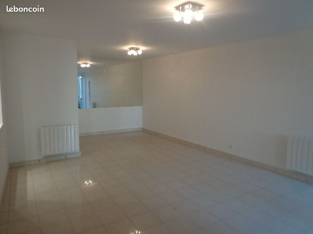 Appartement 3 pièces 95 m² · à Fontenay-le-Comte · 95 m² · 580 €/mois