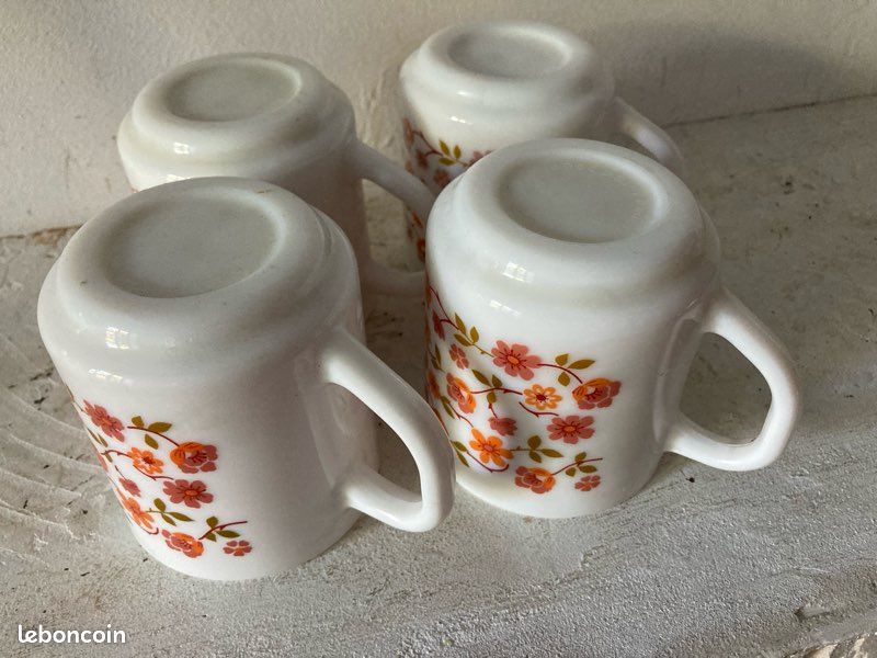 Lot 4 mugs tasses à déjeuner ARCOPAL Scania fleurs vintage Lot 4 mugs tasses à déjeuner ARCOPAL Scania fleurs vintage
