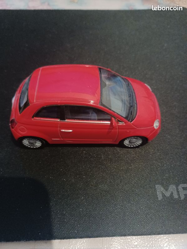 Lot De 7 Voitures Miniatures Anciennes, échelle 1:43 Et 1:24, Citroën, Fiat, Bugatti, Jaguar