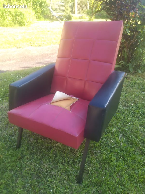 Fauteuil vintage Rockabilly simili cuir rouge et noir (image 1)