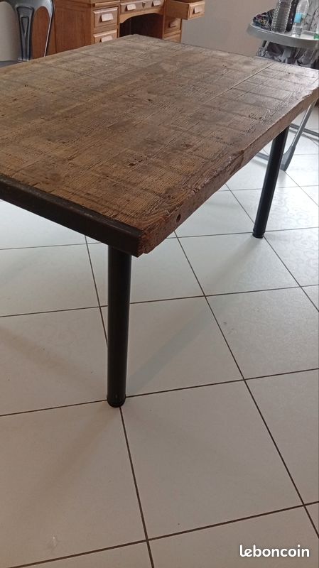 Table (image 3)