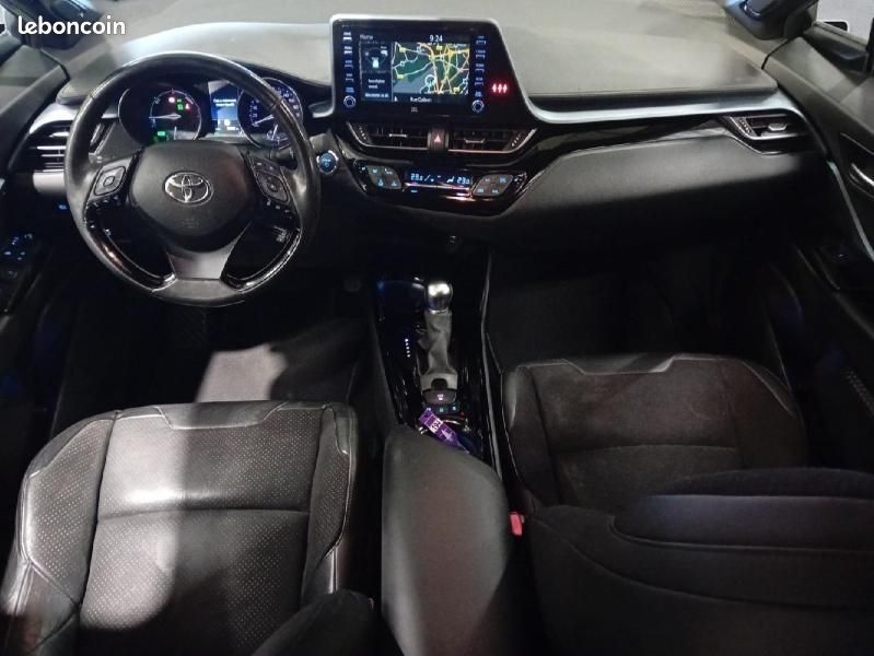 Toyota C-HR 122h Collection 2WD E-CVT MY22 (image 10)