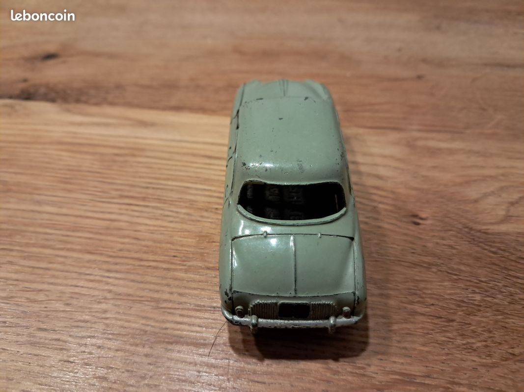 Miniature Dinky Toys - Renault Dauphine 1957 échelle 1/43 Fabriquée En France (état Très Présentable)