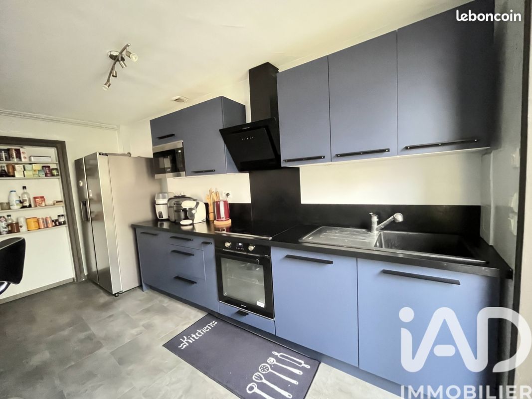 Maison 5 pièces 106 m² · à La Celle-Guenand · 106 m² · 95 000 €