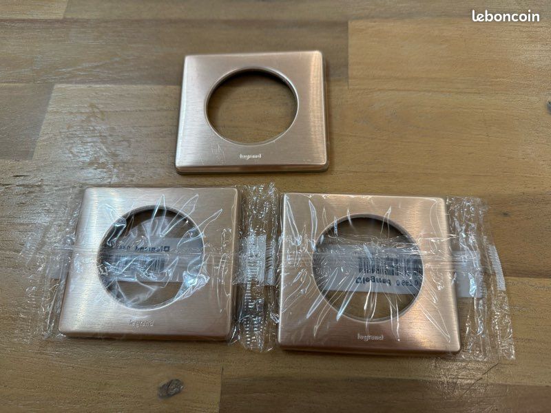 Lot De 18 Plaques Céliane Legrand Aluminium - Neuf, Pour Interrupteurs Et Prises