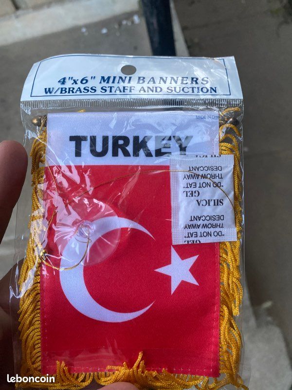 Drapeau de la turquie avec fanion | Vecteur Premium