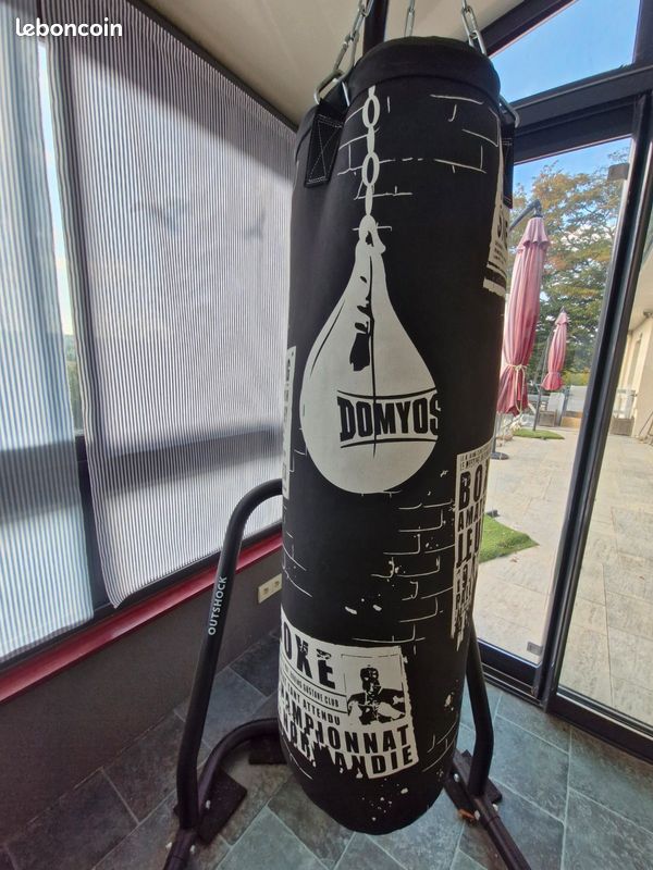 Sac de frappe punshing ball Domyos 25kg support autoportant