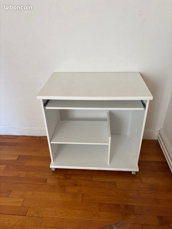 Bureau (image 1)
