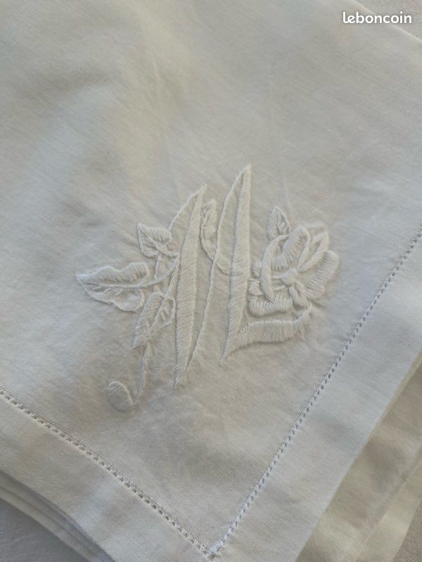 Lot De 6 Serviettes De Table Brodées Main – Jours Cilao – Blanc