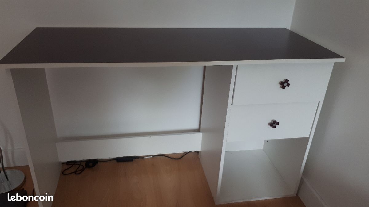 Bureau avec chaise (image 2)