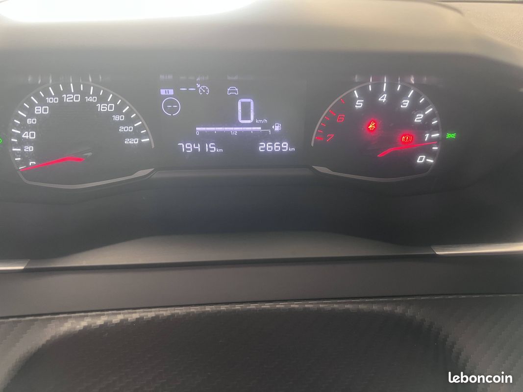 Peugeot 208 bluehdi 100 s&s bvm6 premium (image 20)