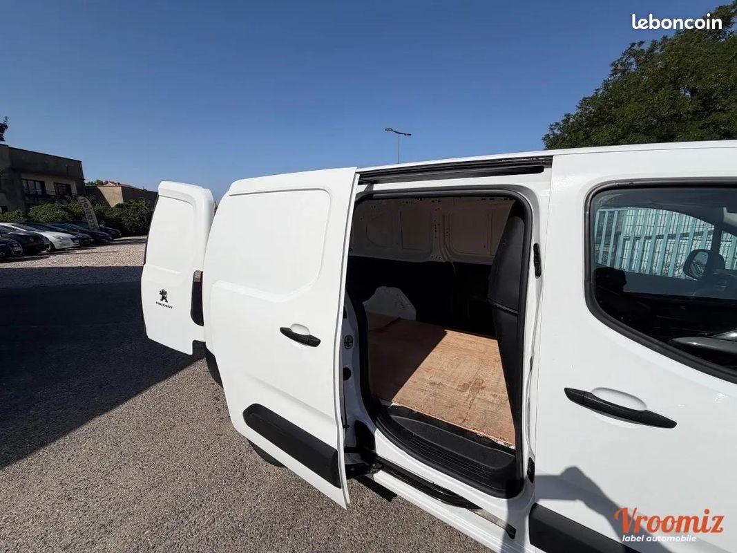 Peugeot Partner Vu FOURGON LONG 950kg Blue-HDI 100 CH Clim GPS 2022 TVA RÉCUPÉRABLE 8490 TTC (image 9)