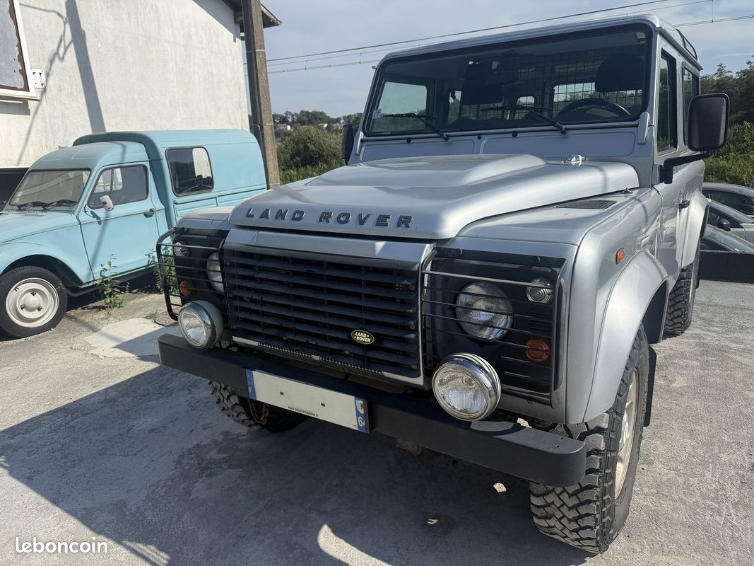 Land-rover DEFENDER 90 PICK UP S (image 2)