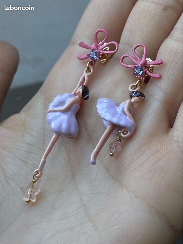 Boucles D'oreilles Pendantes Les Néréides Ballerines - Émail, Plaqué Or - Neuf Avec étiquettes