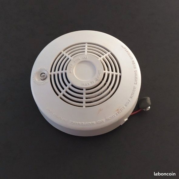 Détecteur de fumée CE (made in UK) fonctionnant avec pile changeable - lot de 5 unités possible (image 1)