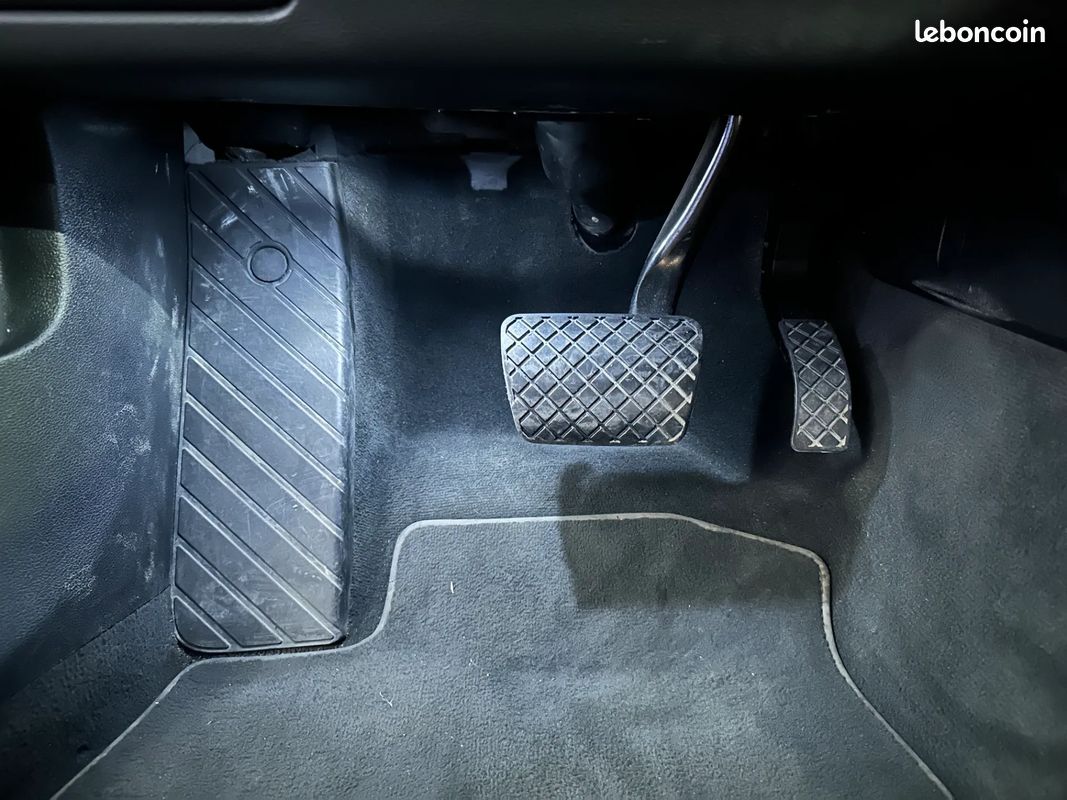 AUDI A4 Avant 3.0 V6 TDI 218ch S line - caméra recul - sièges chauffants électriques - (image 24)