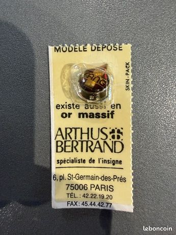 PIN’S MERCEDES ARTHUS BERTRAND PIN’S MERCEDES ARTHUS BERTRAND