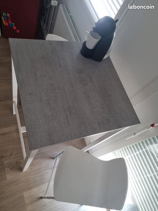 Mange de debout (image 2)