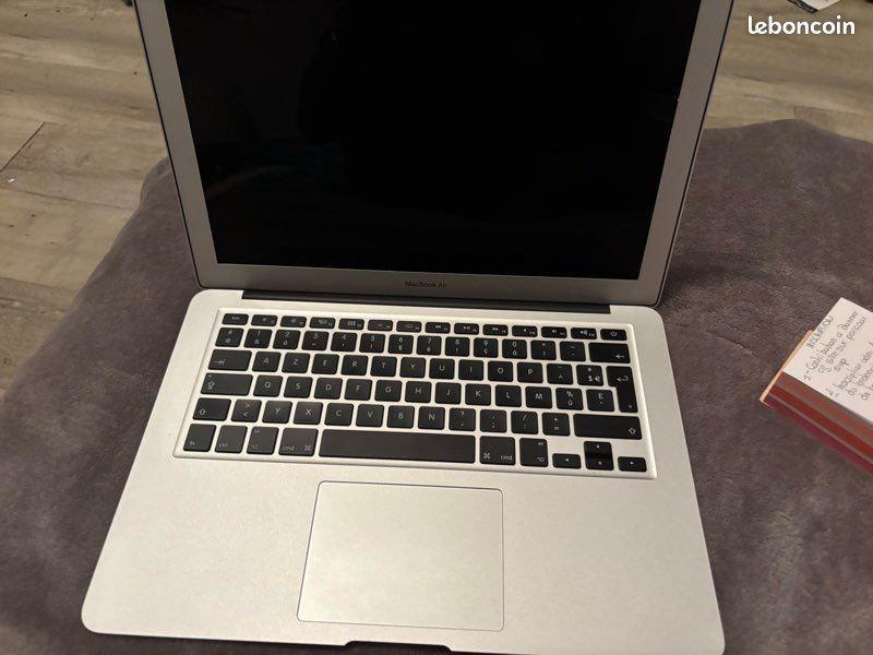 MacBook Air 2017 (image 2)