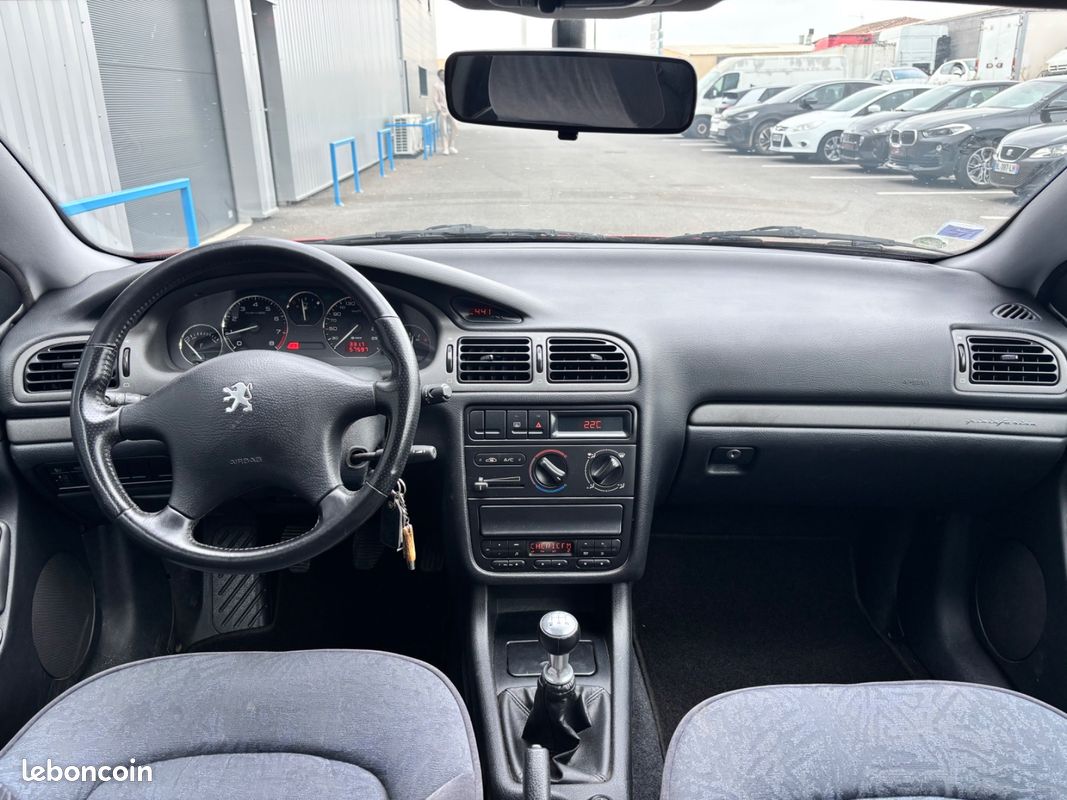 PEUGEOT 406 COUPE 2.0i / Première main (image 9)