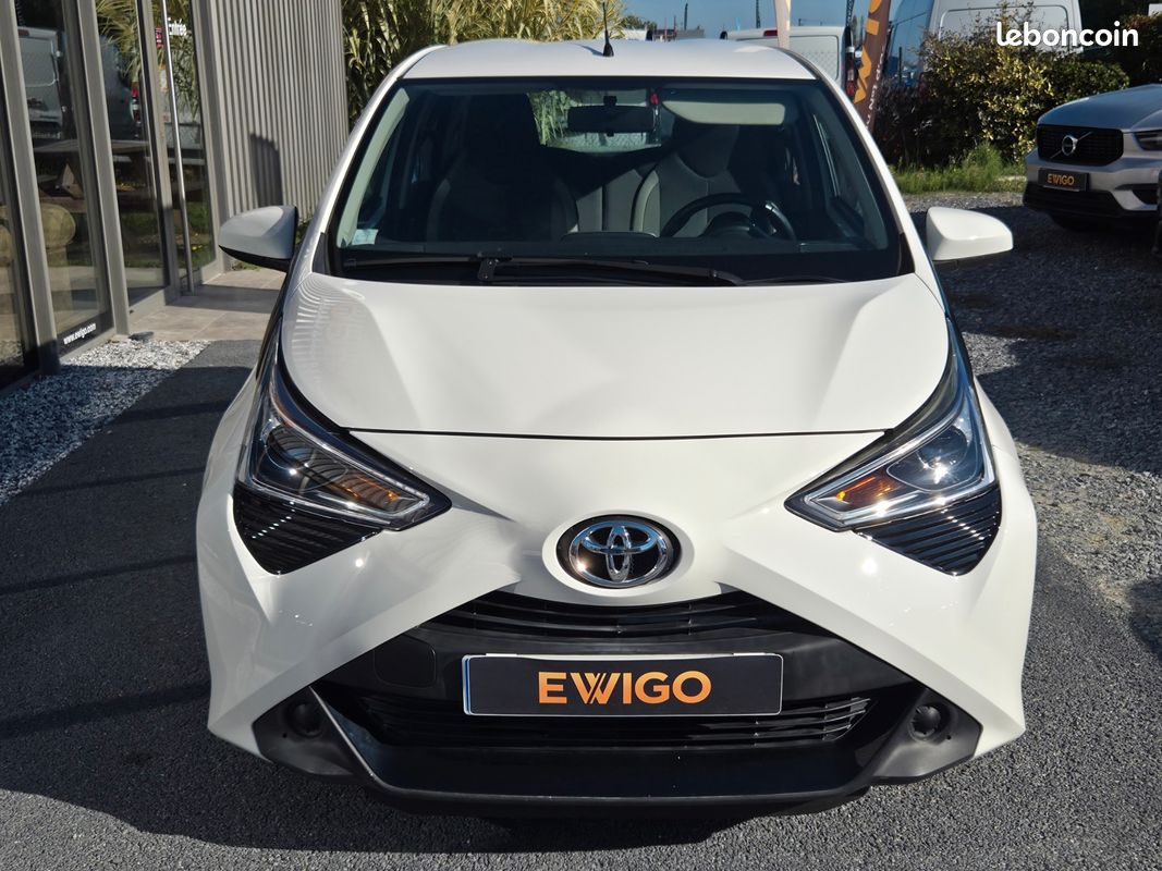 TOYOTA AYGO 1.0 VVTI 70 BOITE AUTO GRAND ECRAN CARPLAY 1er MAIN ENTRETIEN ET GARANTIE TOYOTA (image 13)