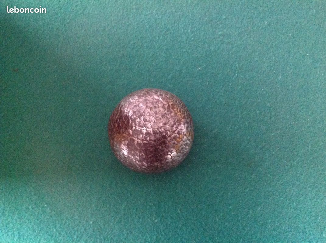 Boule Cloutée D'Aiguines – Jeu De Boules – Très Bon état, Petit Enfoncement