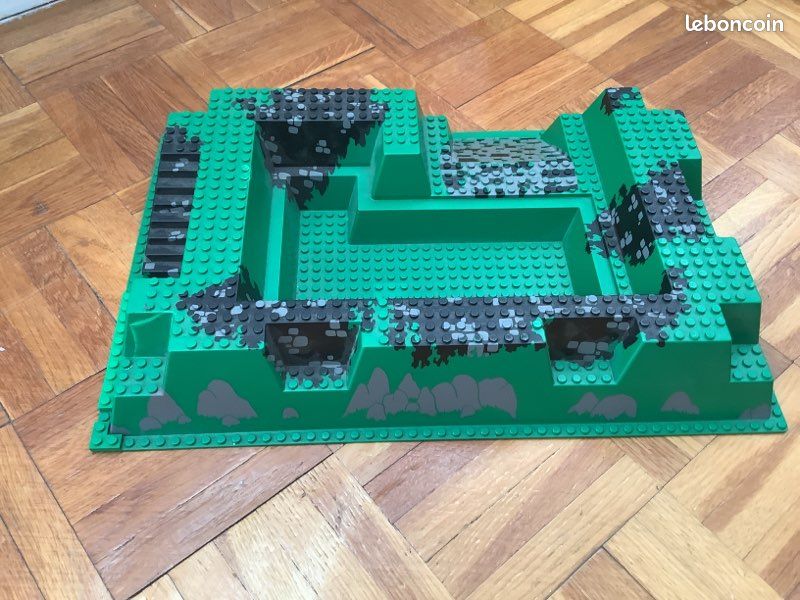 Plaque de base lego issue du set 6090 (image 5)