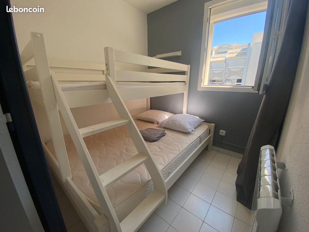 Appartement t2 refait à neuf 2 piscines, 300 m du seaquarium (image 3)