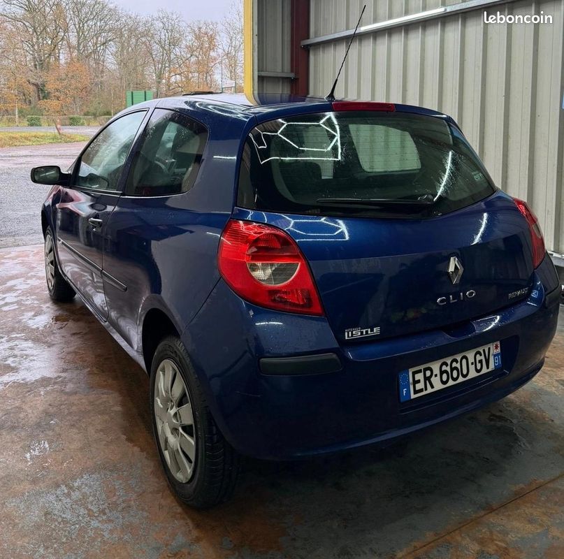 Renault Clio 1.2 16v 75cv (image 4)