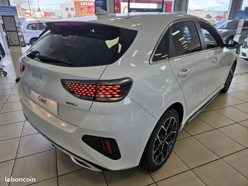 Kia Ceed 1.5 T-GDi 140ch GT-Line DCT7 (image 4)