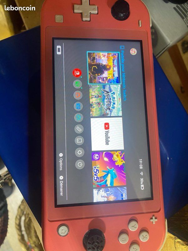 Switch Lite (image 1)