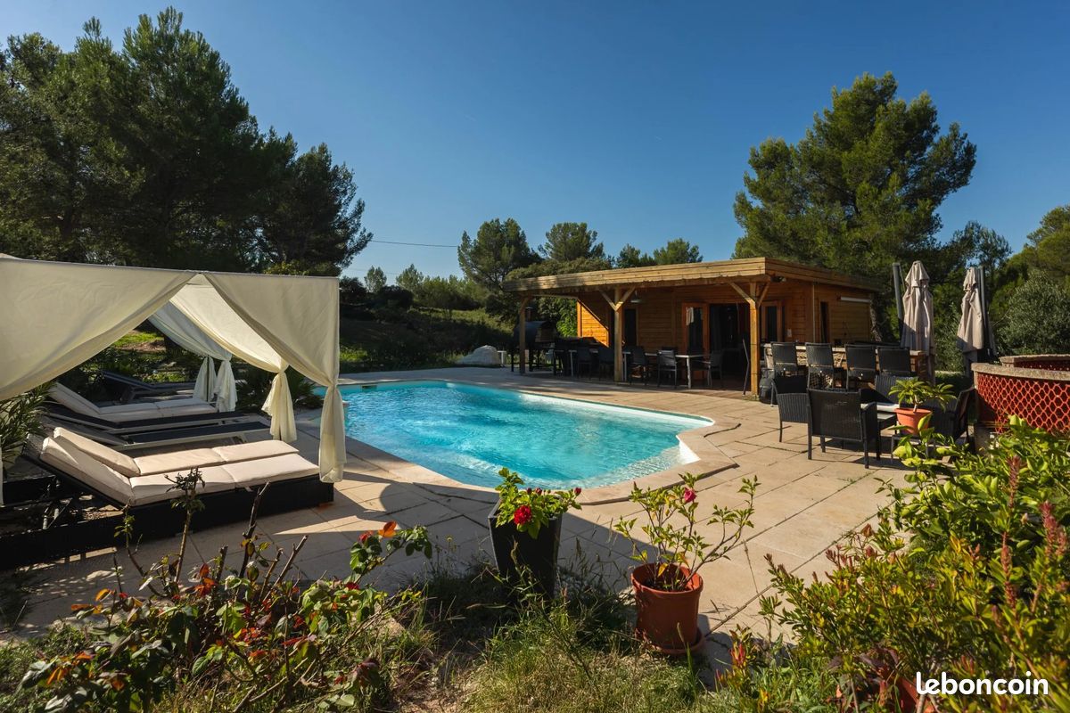 Maison 12 pièces 213 m² · à Les Pennes-Mirabeau · 213 m² · 899 000 €